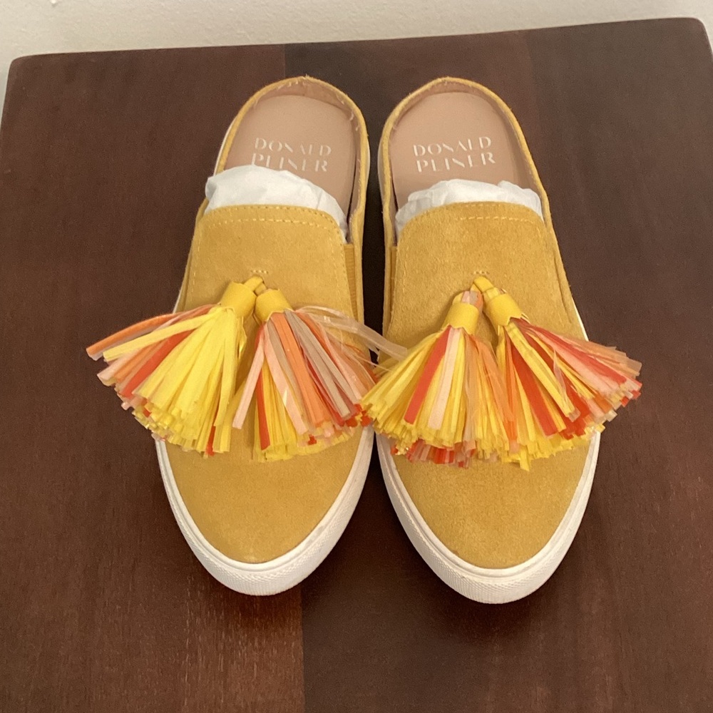 Donald Pliner Great Lemon Genuine Suede Slip Ons with Colorful Tassels Size 6